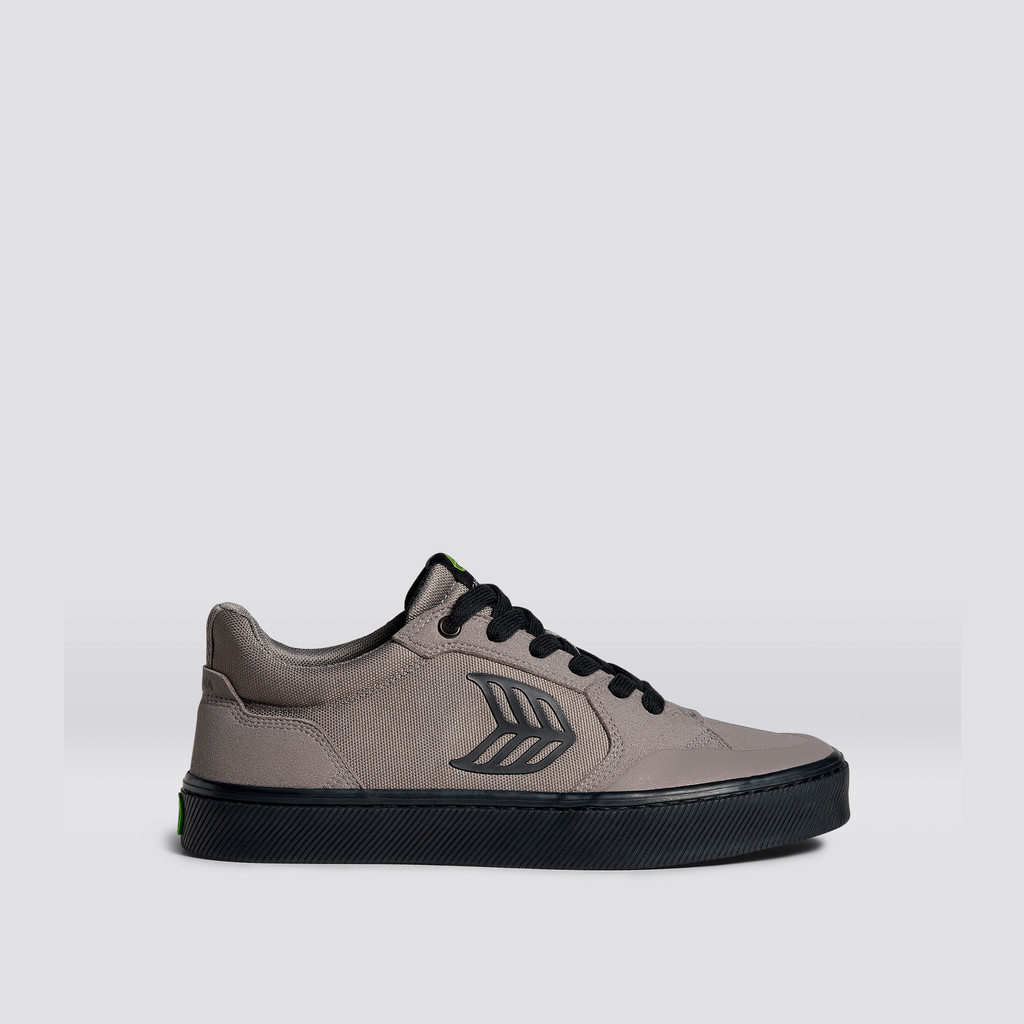 Cariuma Low Top Suede The Vallely Dam Grå Svarta | 104586-MUS